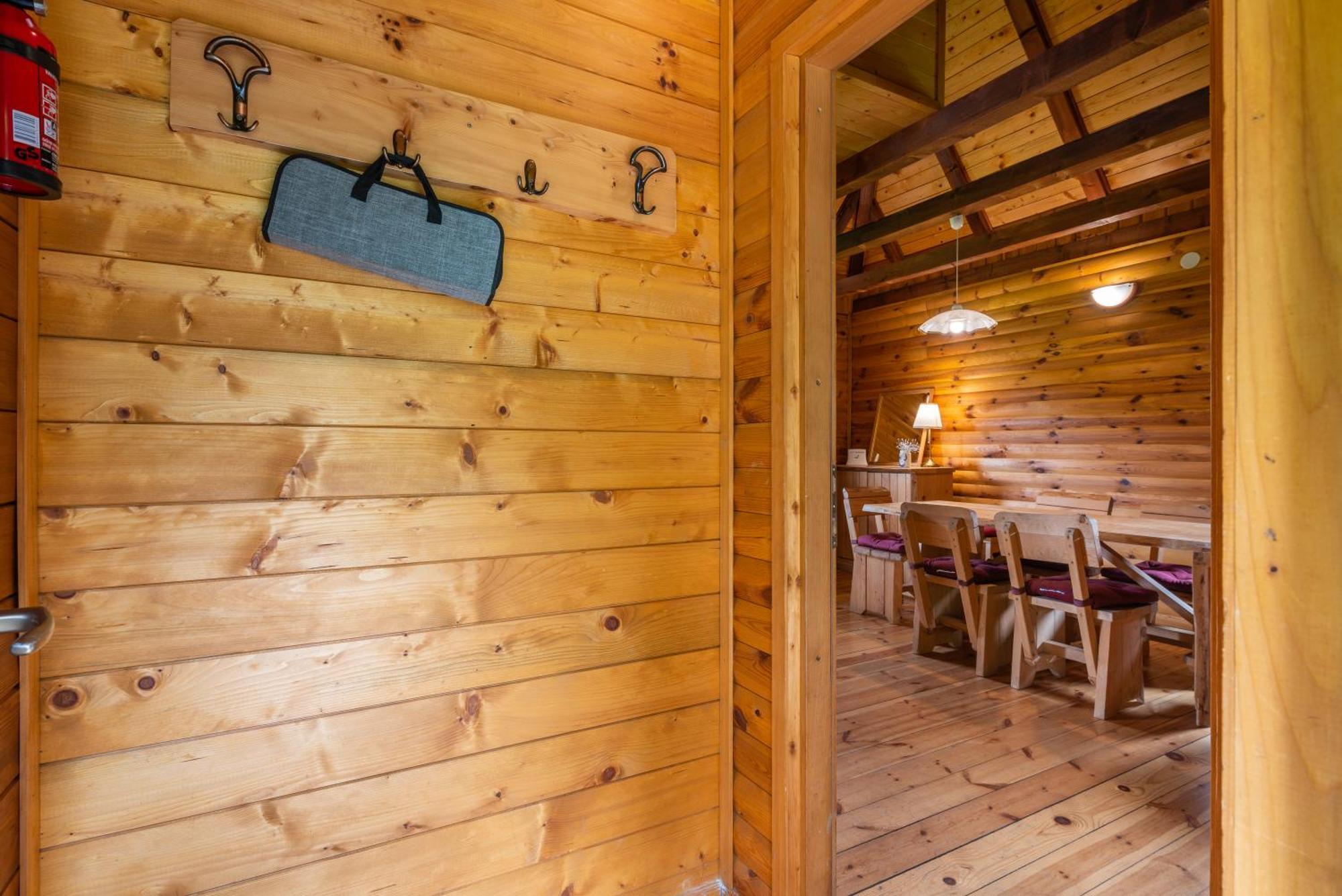 Chalets Zelena Vrata Fužine Eksteriør bilde