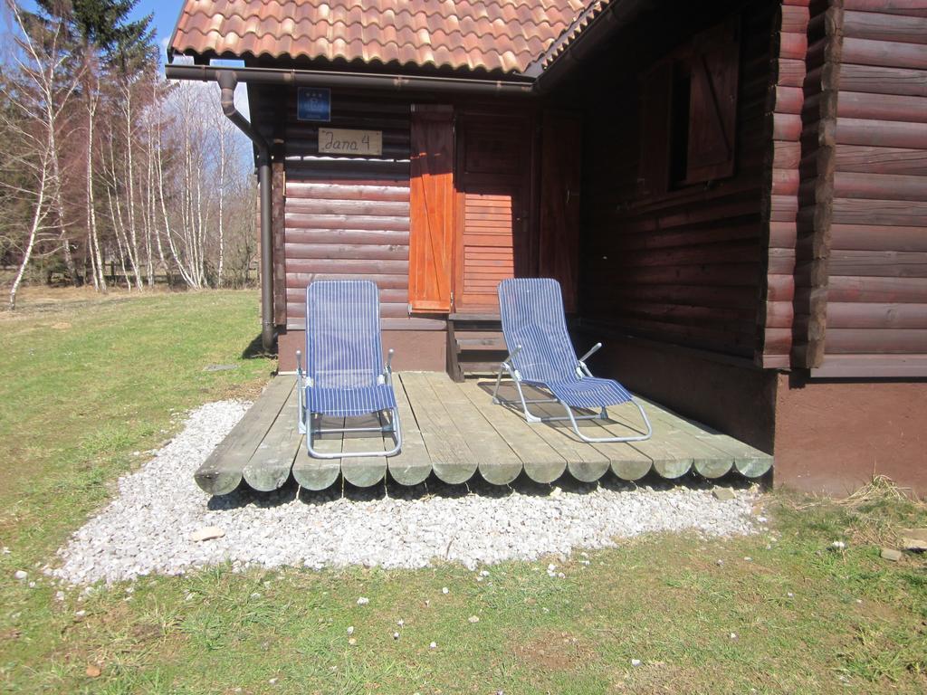 Chalets Zelena Vrata Fužine Eksteriør bilde