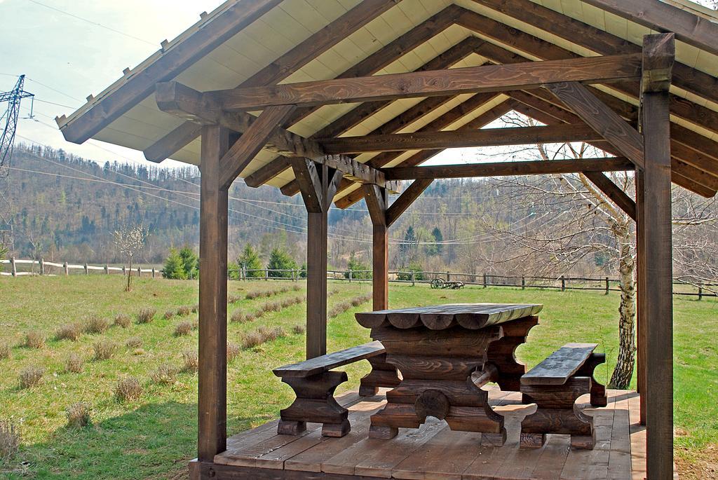Chalets Zelena Vrata Fužine Eksteriør bilde